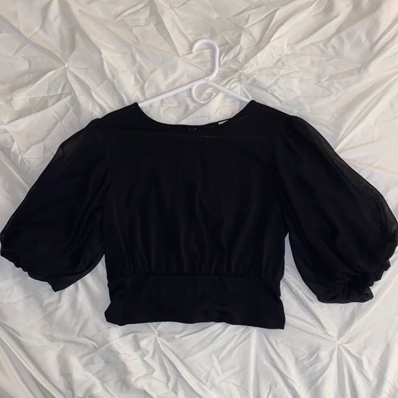 Francesca’s open back blouse - Picture 1 of 9